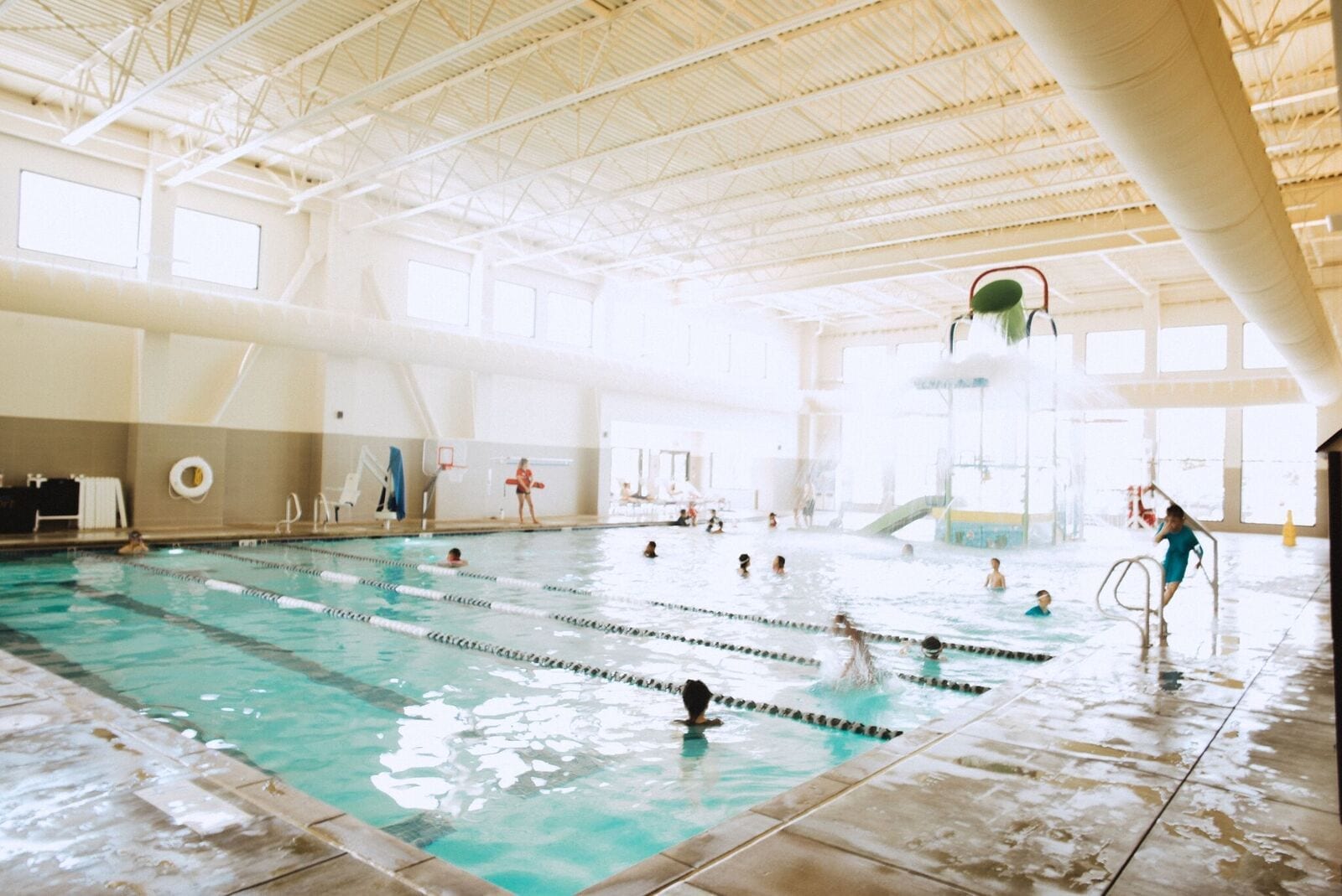 Indoor aquatic facilities at VillaSport.