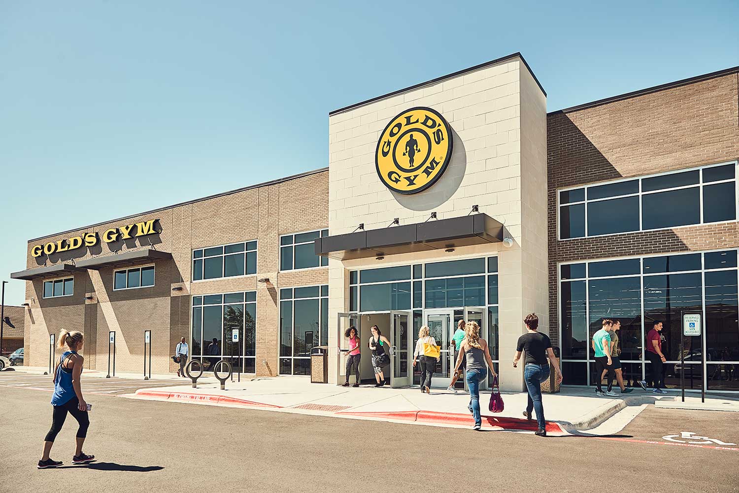Gold’s Gym Permanently Closes 30 CorporateOwned Locations